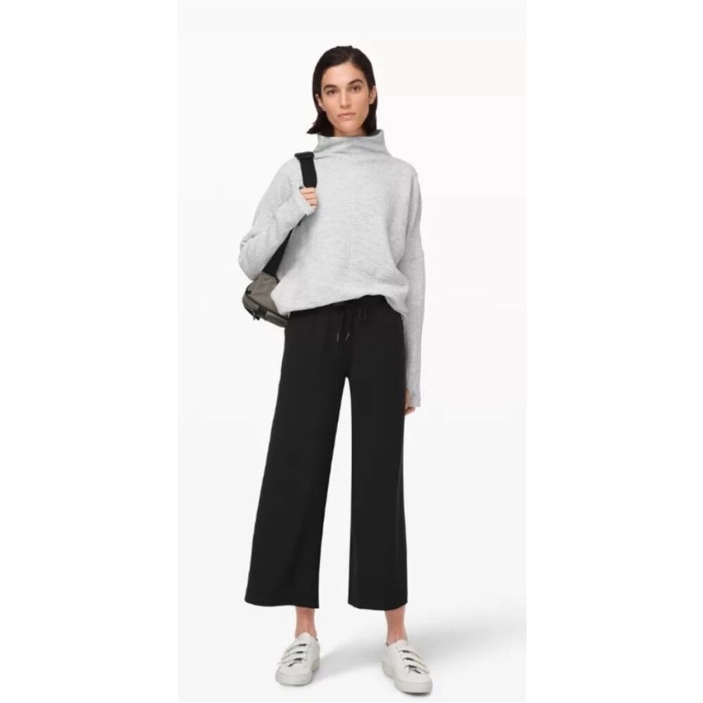Lululemon On The Fly Wide Leg 7/8 Pant Black Size 4